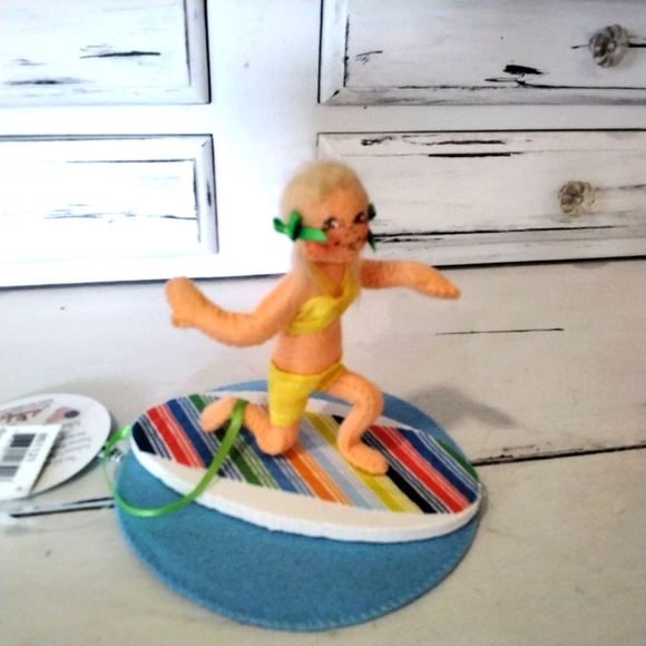 Annalee Limited Edition #4 of 250 made, "Surfer Girl", 4", NWT - Picture 7 of 7